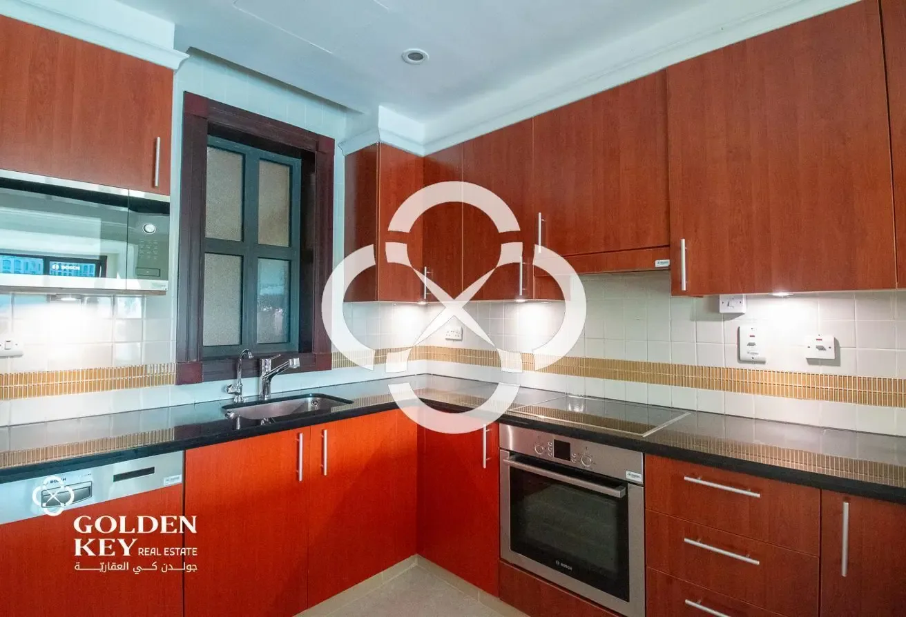 NO COMMISSION | Townhouse | Spacious Terrace