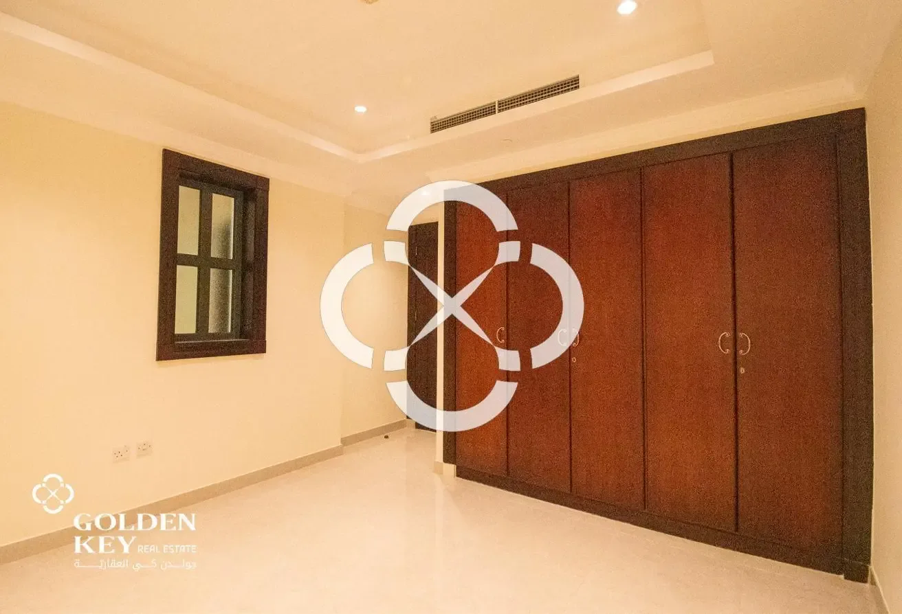 NO COMMISSION | Townhouse | Spacious Terrace