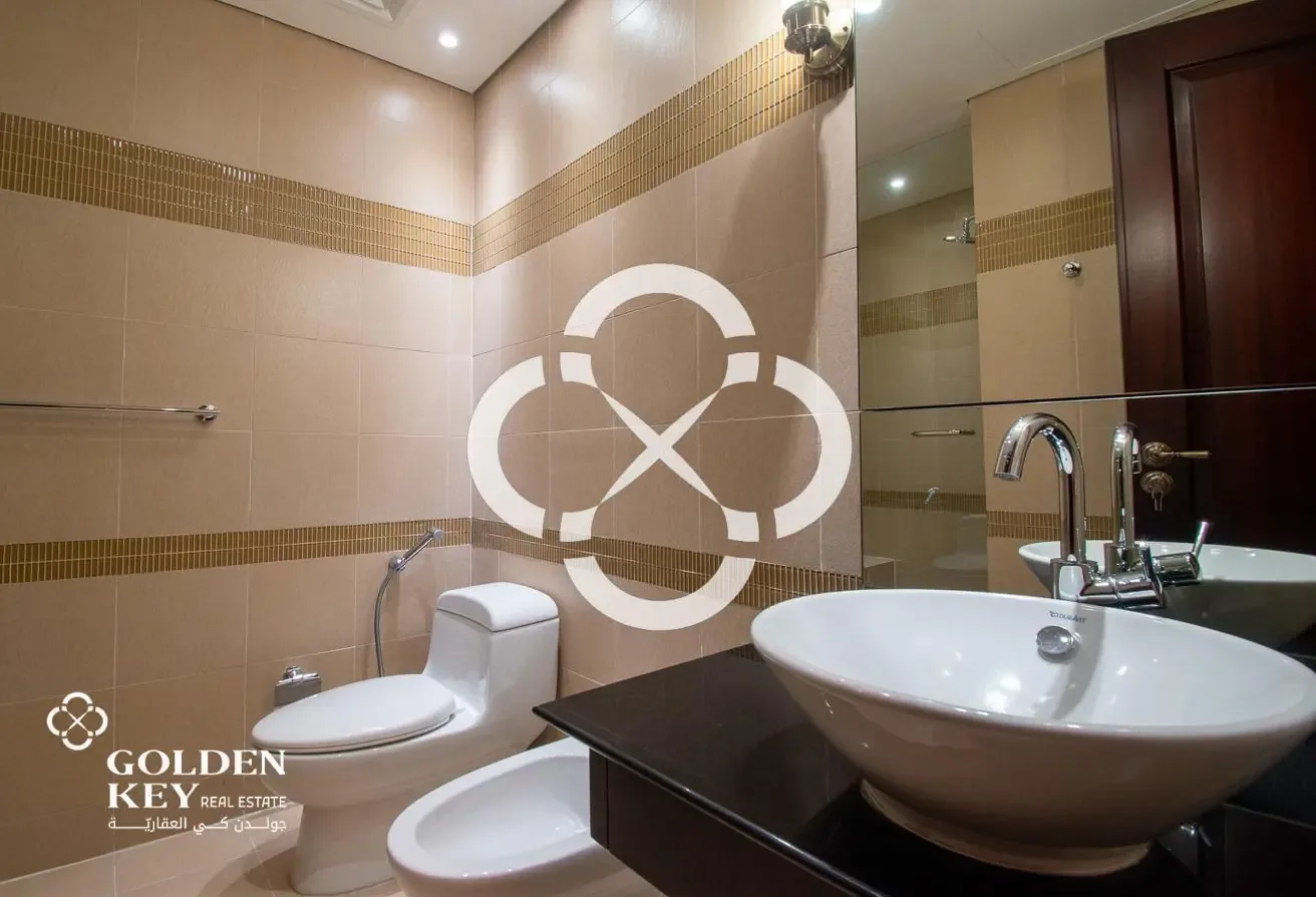 NO COMMISSION | Townhouse | Spacious Terrace