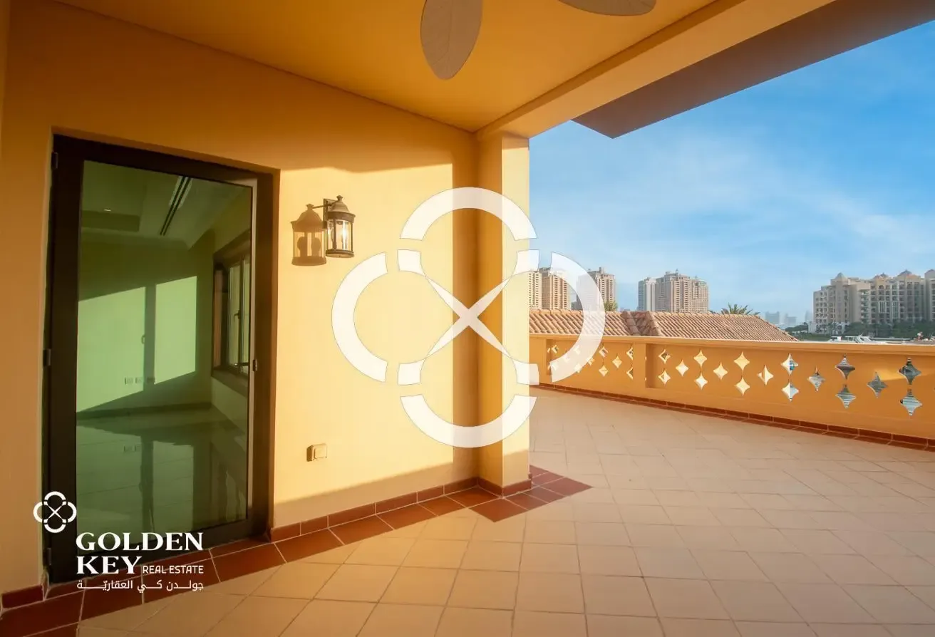 NO COMMISSION | Townhouse | Spacious Terrace
