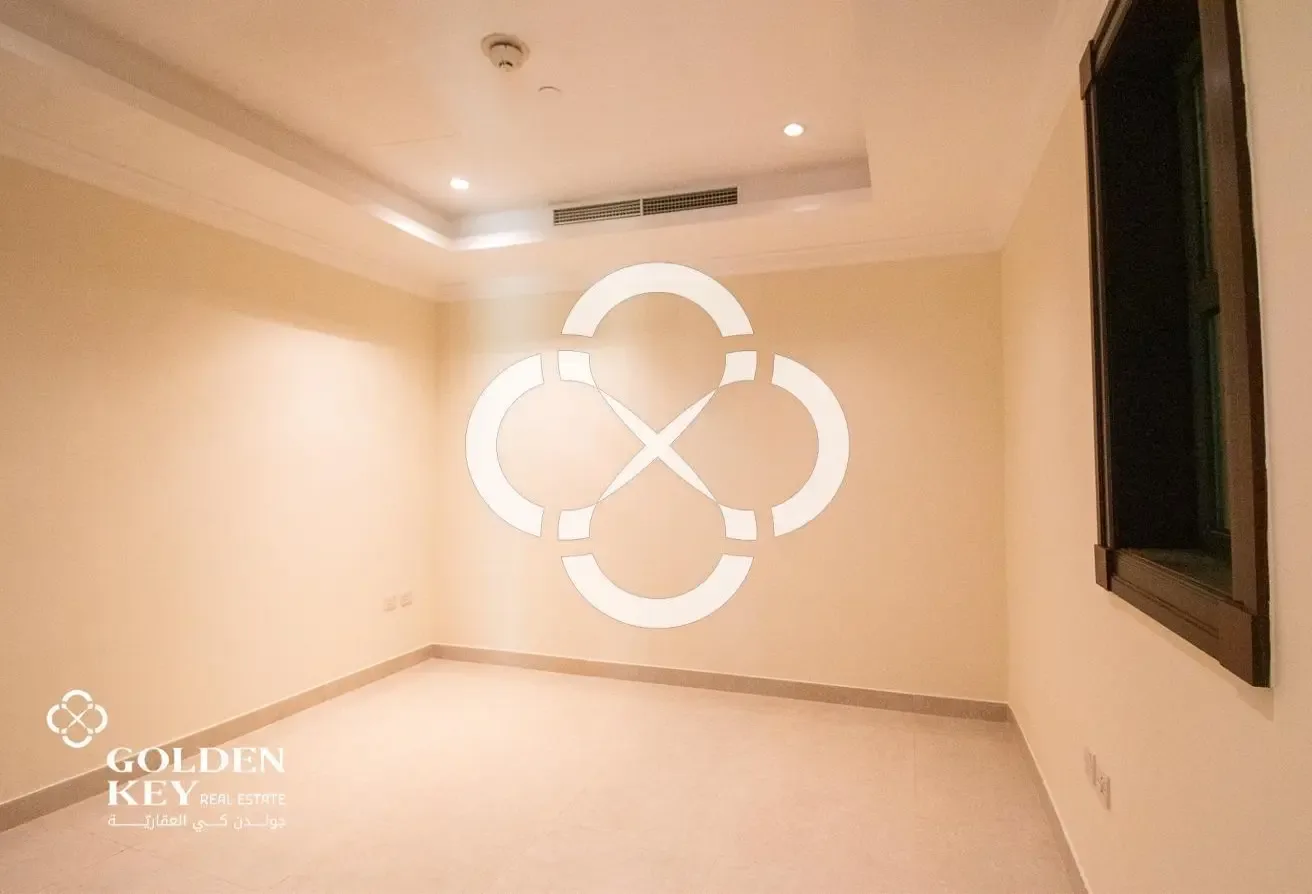 NO COMMISSION | Townhouse | Spacious Terrace