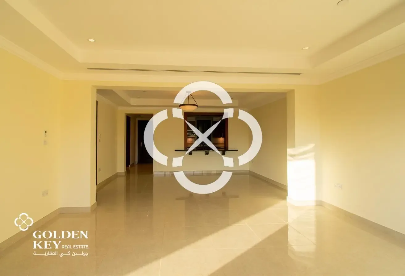NO COMMISSION | Townhouse | Spacious Terrace