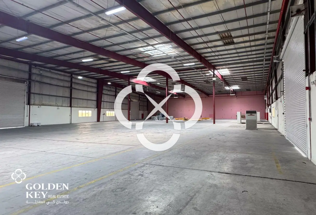 Logistic Warehouse+3 OfficesꟷInternational Airport