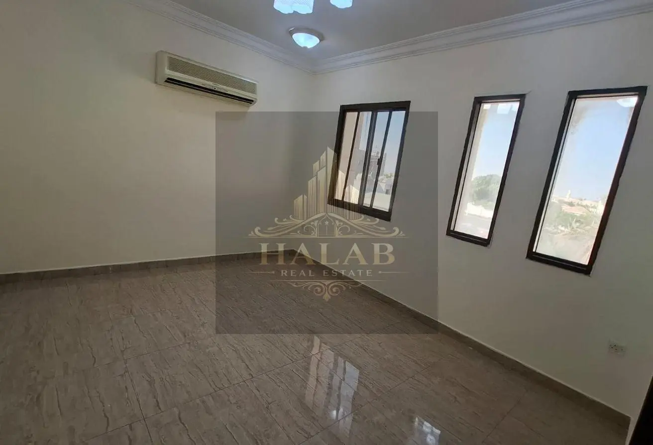 2 Bedrooms Unfurnished Apartment Madinat Khalifa