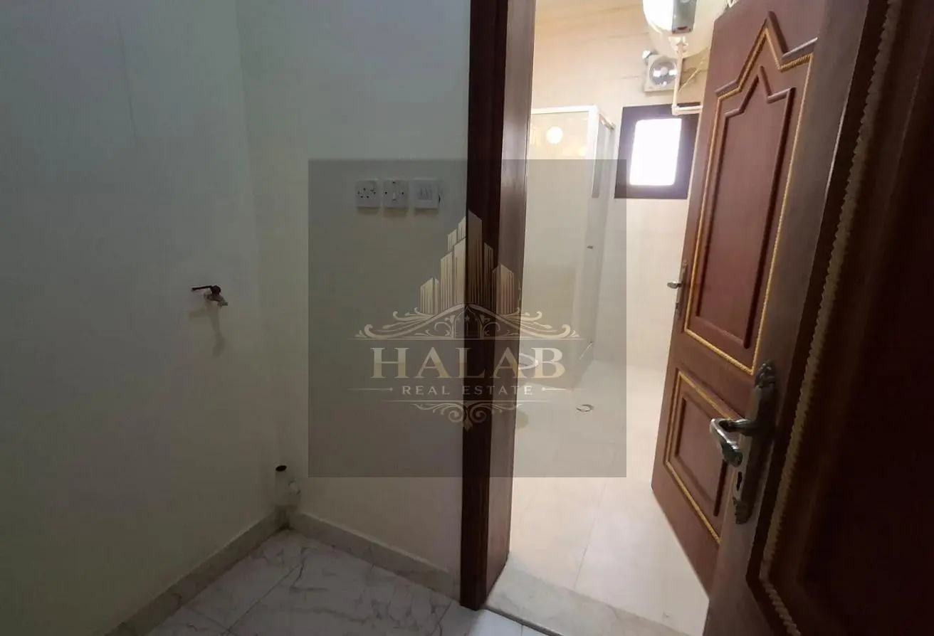 2 Bedrooms Unfurnished Apartment Madinat Khalifa