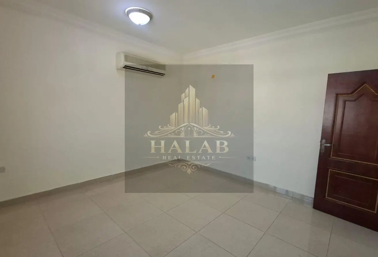 2 Bedrooms Unfurnished Apartment Madinat Khalifa