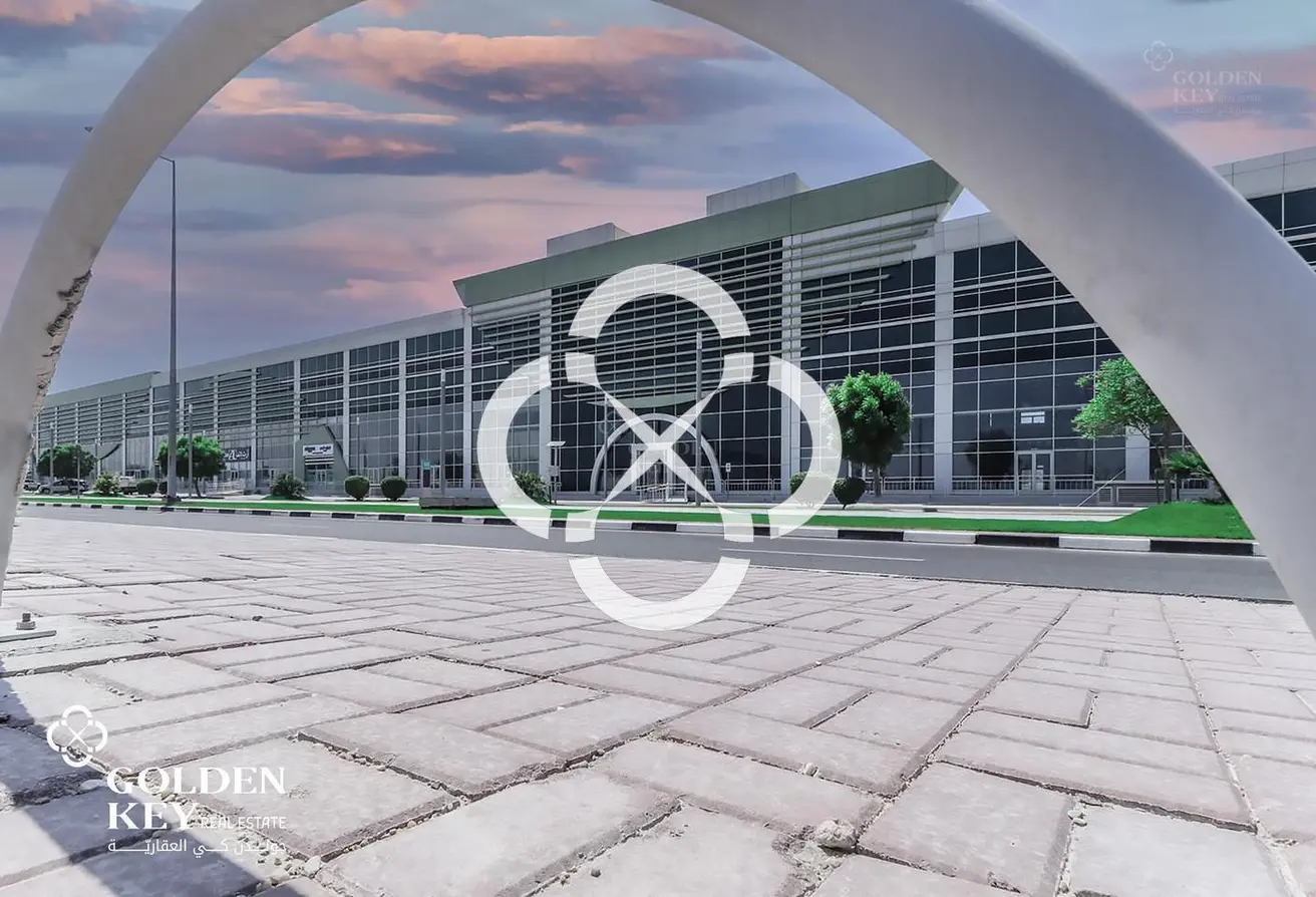Prime Location Showroom | Large Layout
