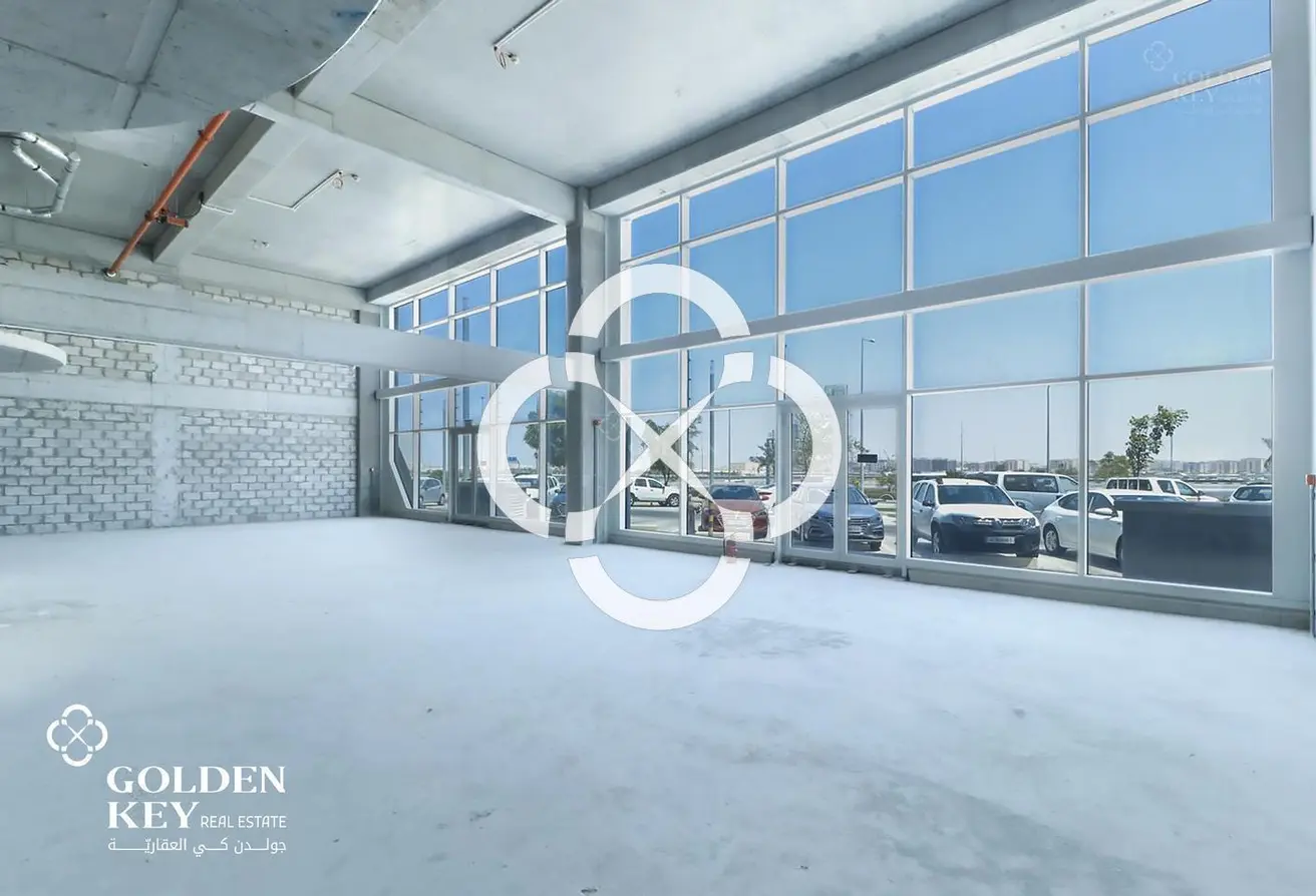 Prime Location Showroom | Large Layout