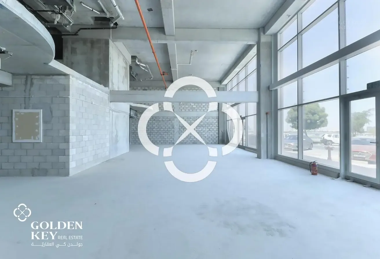 Prime Location Showroom | Large Layout
