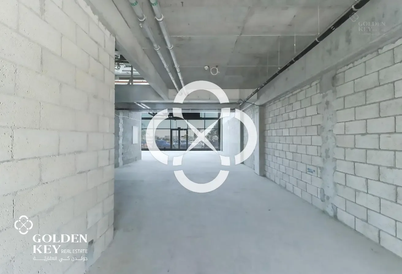 Prime Location Showroom | Large Layout