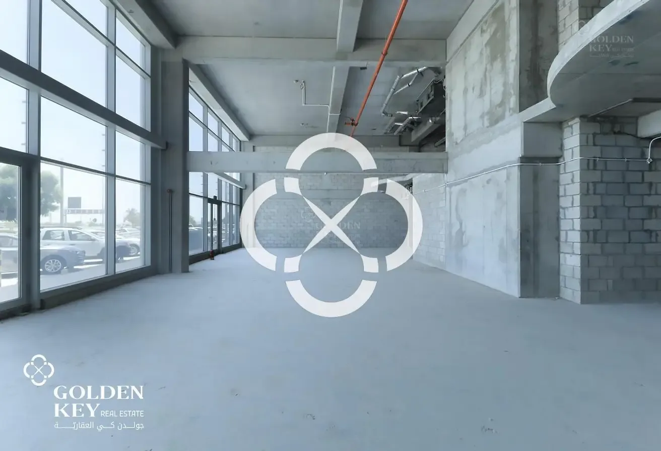 Prime Location Showroom | Large Layout
