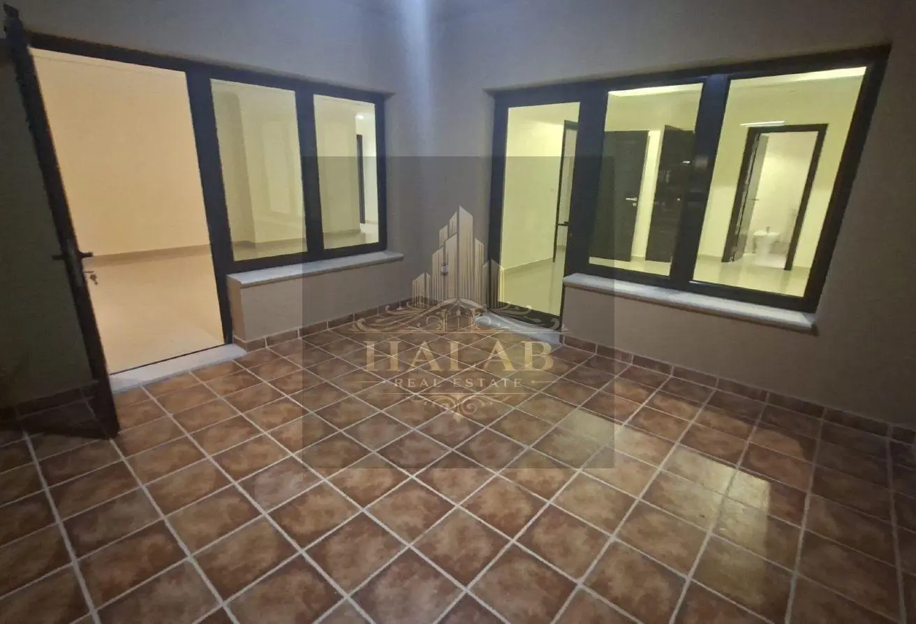 ONE PLUS OFFICE Semi Furnished in PORTO ARABIA