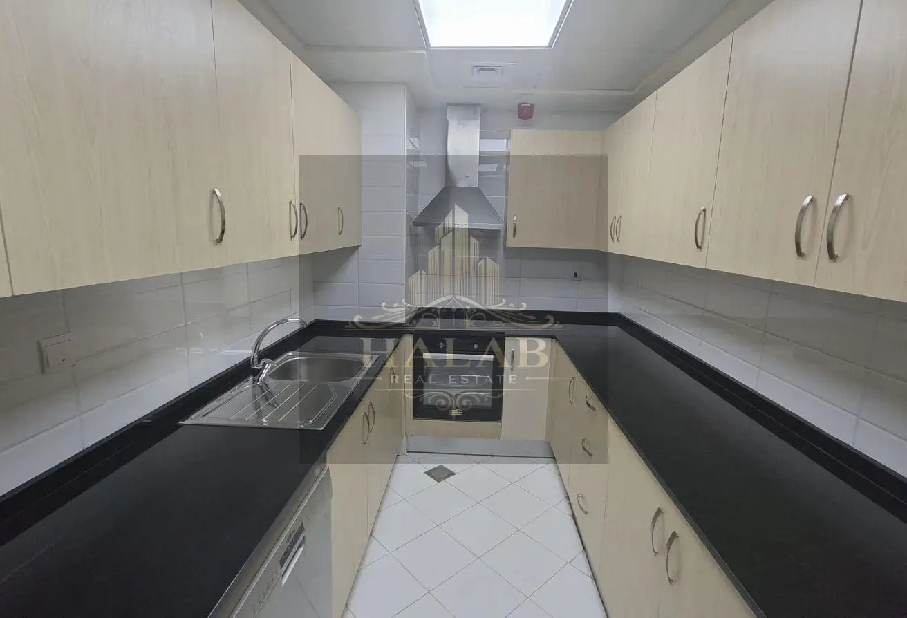 ONE PLUS OFFICE Semi Furnished in PORTO ARABIA
