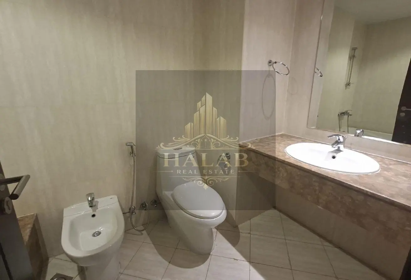 ONE PLUS OFFICE Semi Furnished in PORTO ARABIA