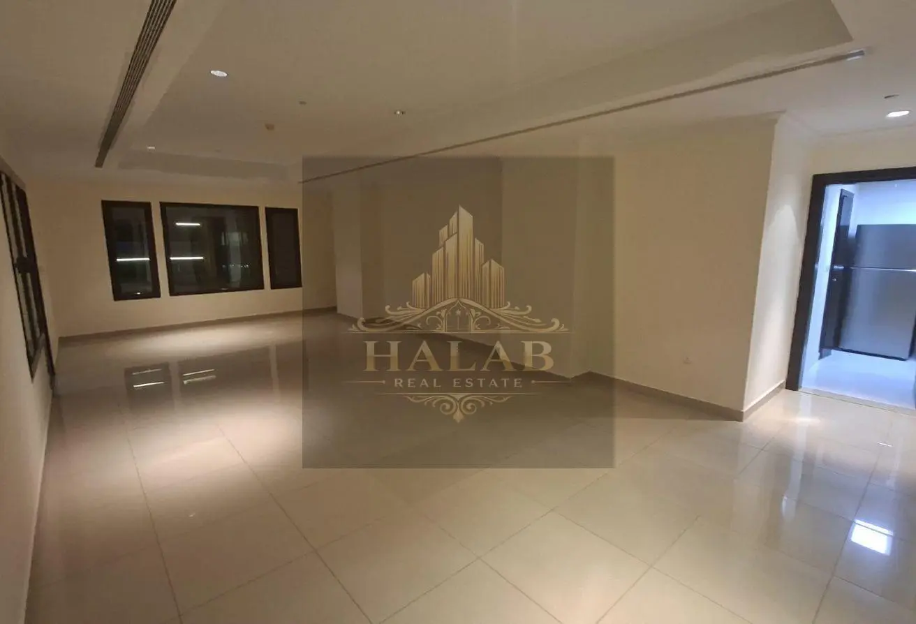 ONE PLUS OFFICE Semi Furnished in PORTO ARABIA