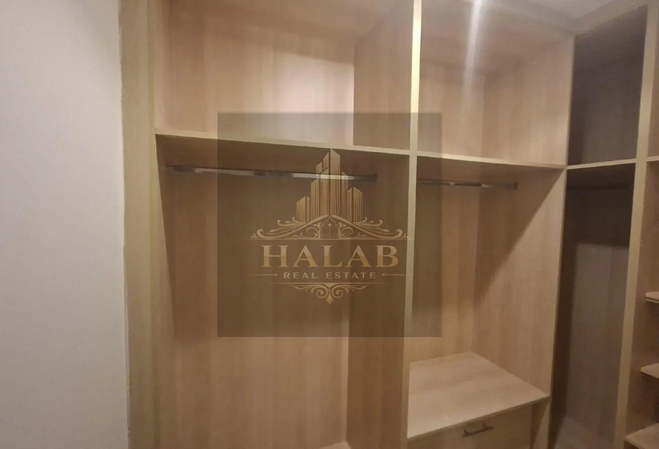 ONE PLUS OFFICE Semi Furnished in PORTO ARABIA