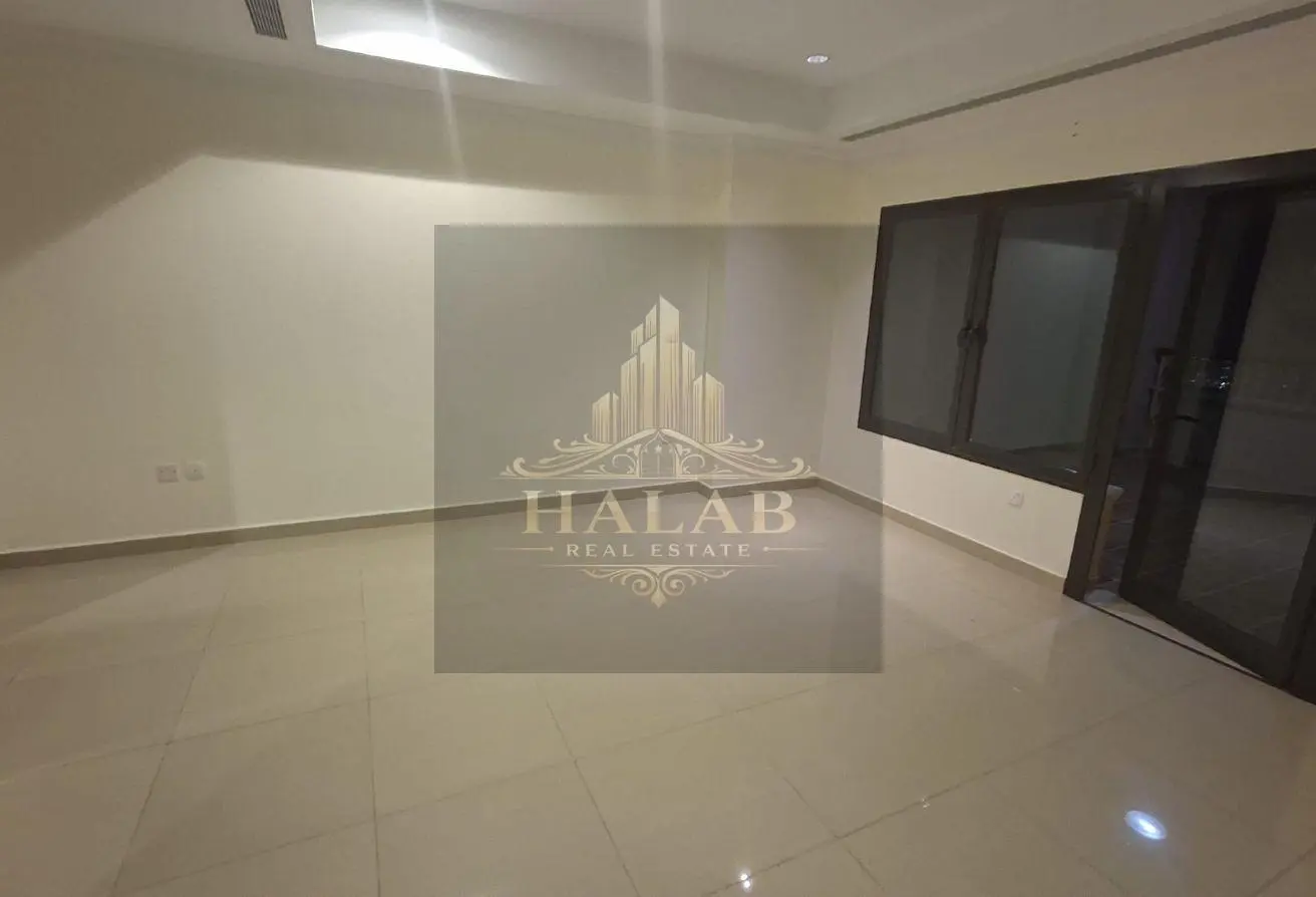 ONE PLUS OFFICE Semi Furnished in PORTO ARABIA
