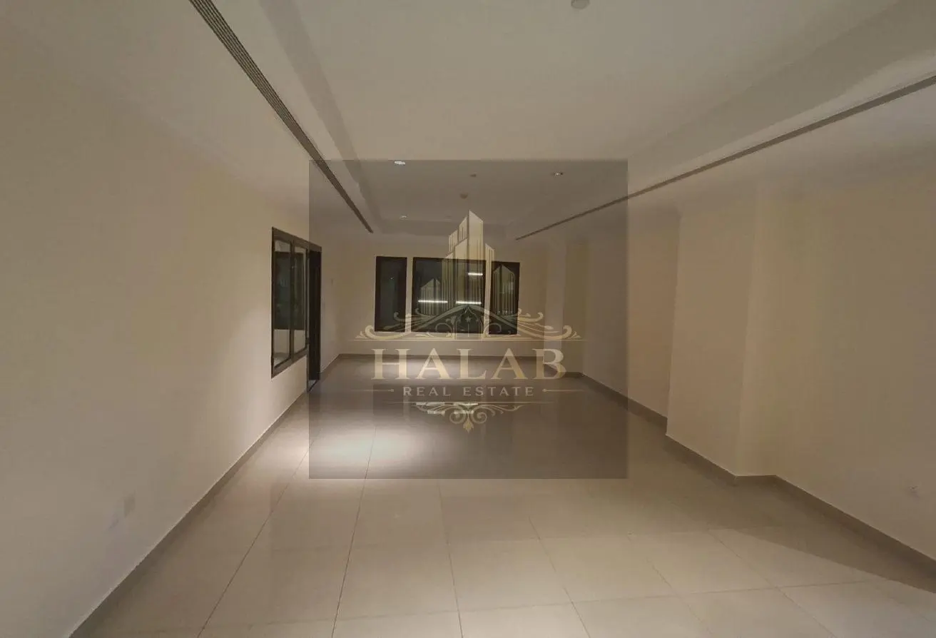 ONE PLUS OFFICE Semi Furnished in PORTO ARABIA