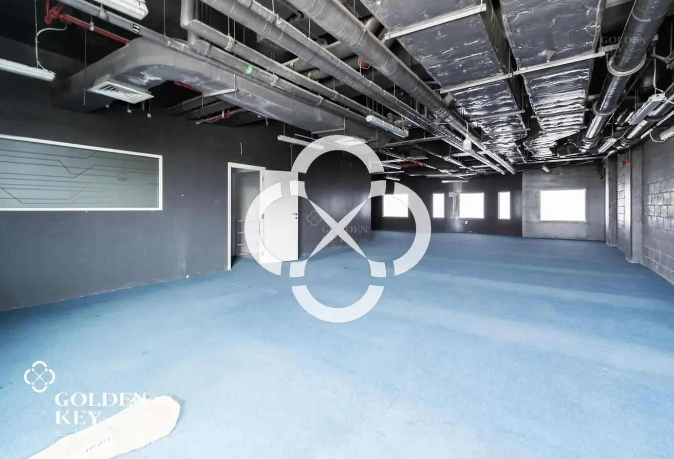 High Traffic | Ready Showroom +9 Months Grace