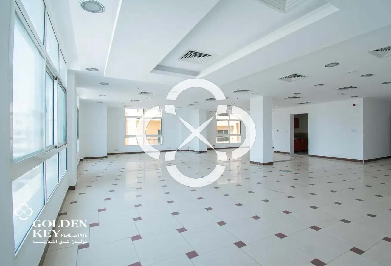 Modern Office Space in Umm Ghuwailina | 146 SQM