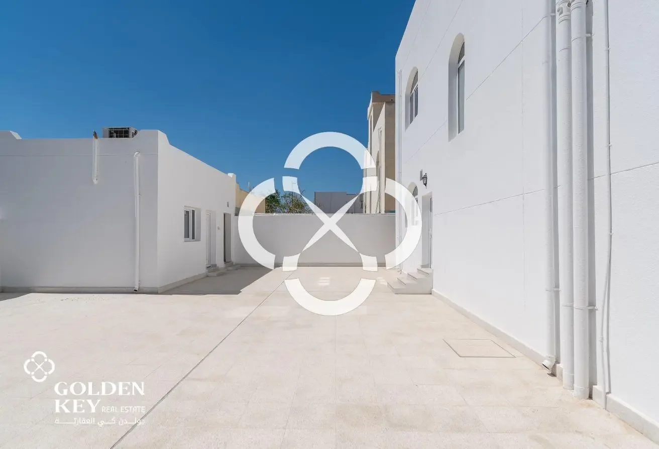 UF | Fully Renovated Villa 5BR+Maid | Old Airport