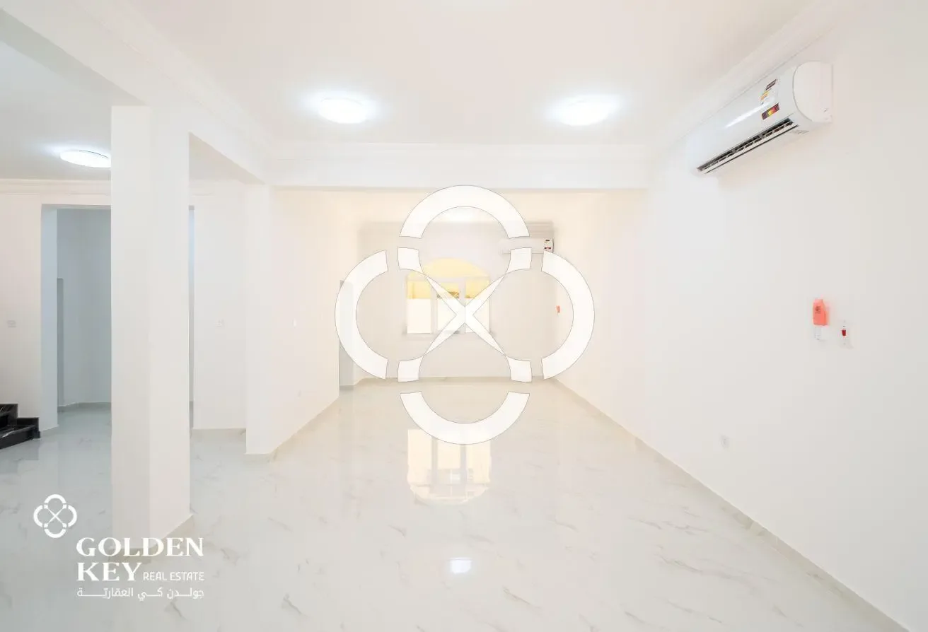 UF | Fully Renovated Villa 5BR+Maid | Old Airport