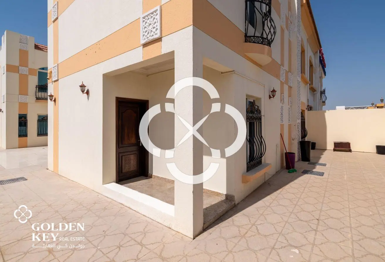 Commercial Villa for Multiple Business Activities