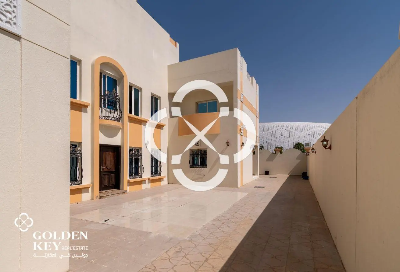 Commercial Villa for Multiple Business Activities