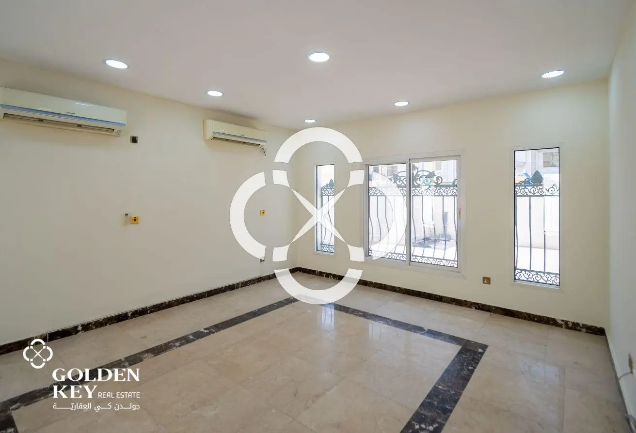 Commercial Villa for Multiple Business Activities