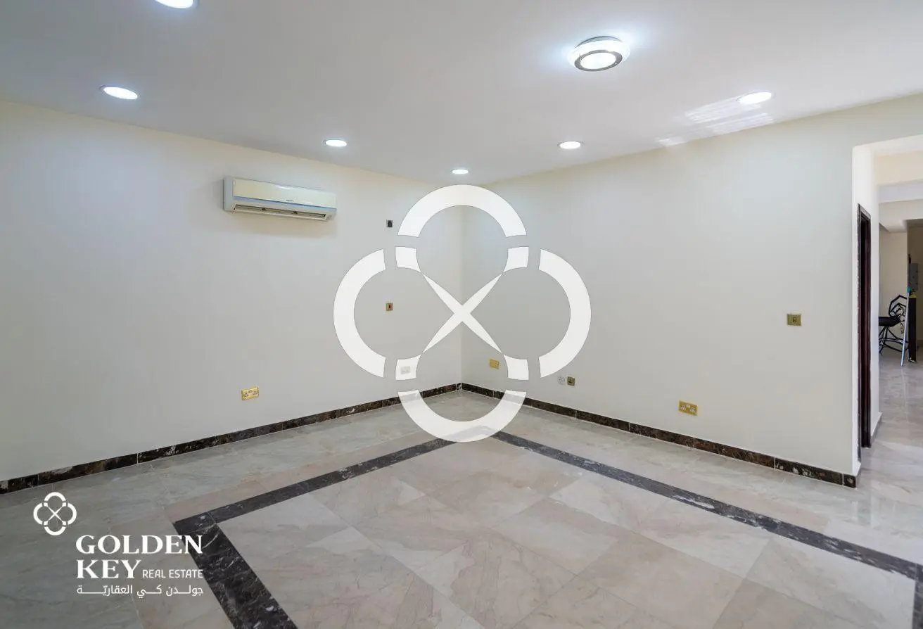 Commercial Villa for Multiple Business Activities