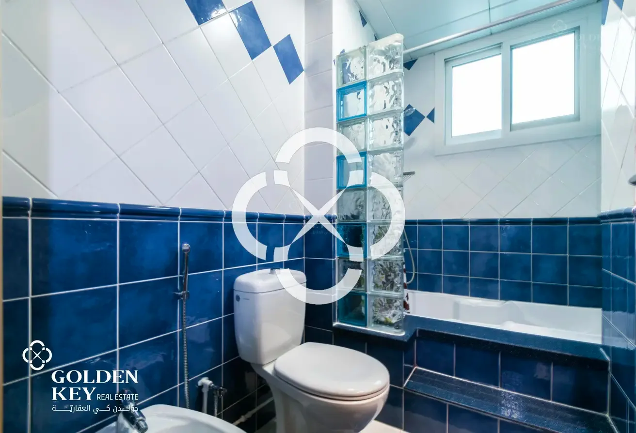 Bills Included | Large Layout | Great Location - view 3