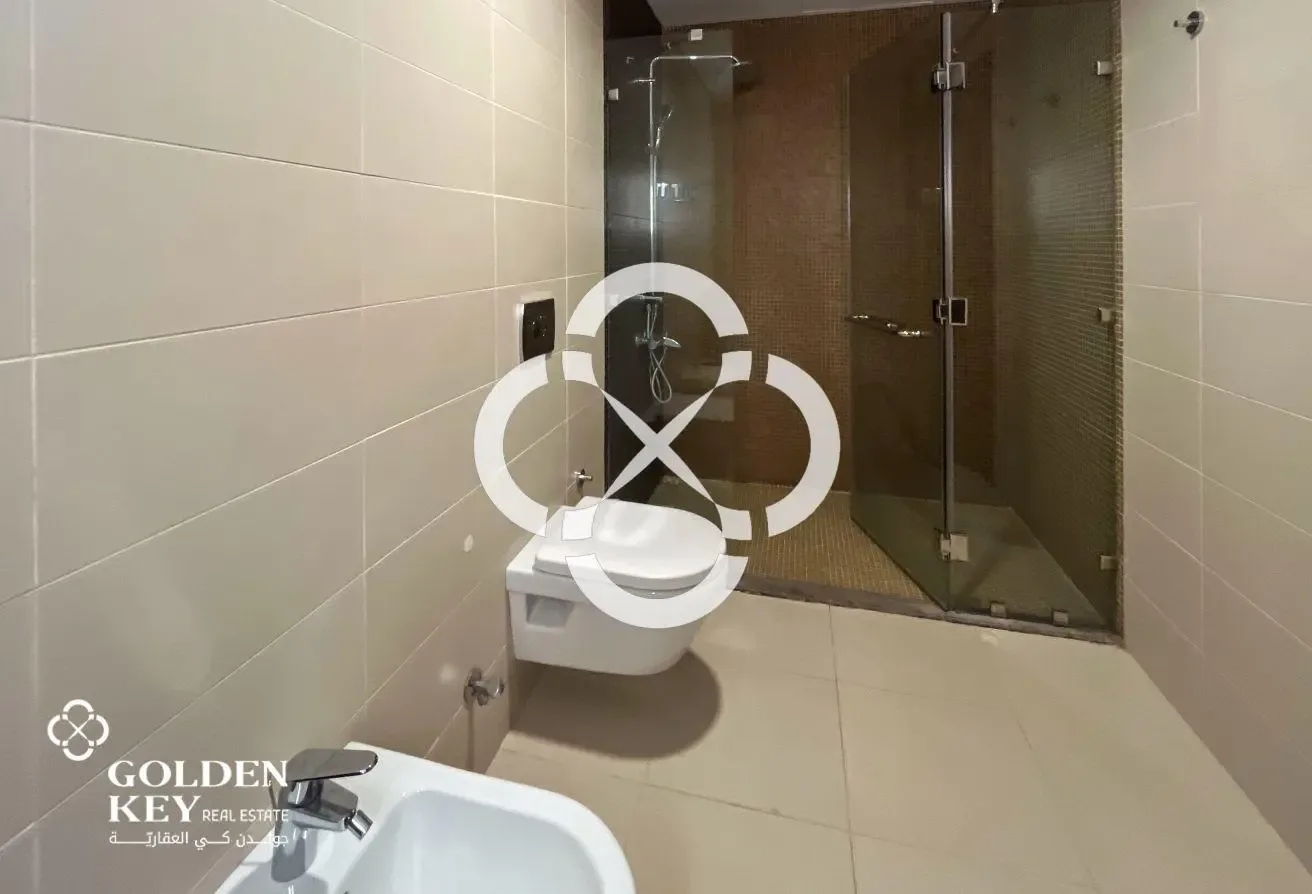 Luxury 2BR with Balcony & Stunning Sea View