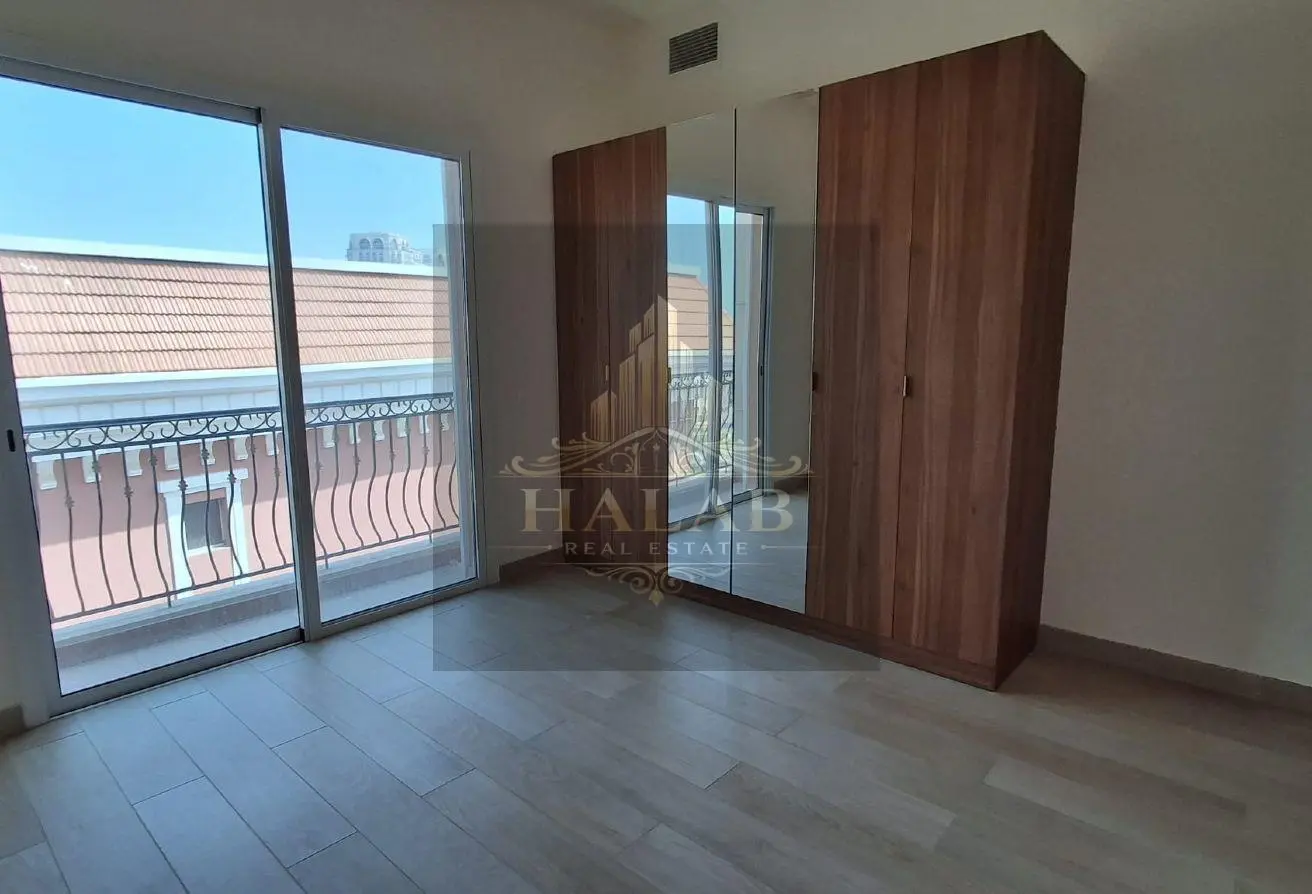 SPACIOUS 3 BHK UNFURNISHED APARTMENT GIARDINO GARD - view 3