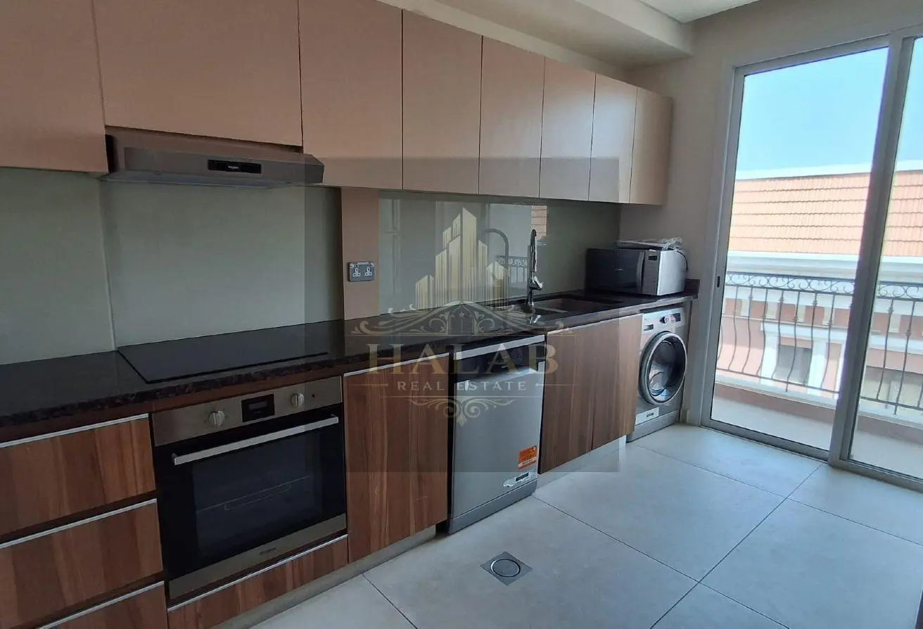SPACIOUS 3 BHK UNFURNISHED APARTMENT GIARDINO GARD