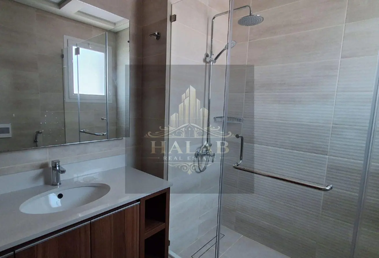 SPACIOUS 3 BHK UNFURNISHED APARTMENT GIARDINO GARD