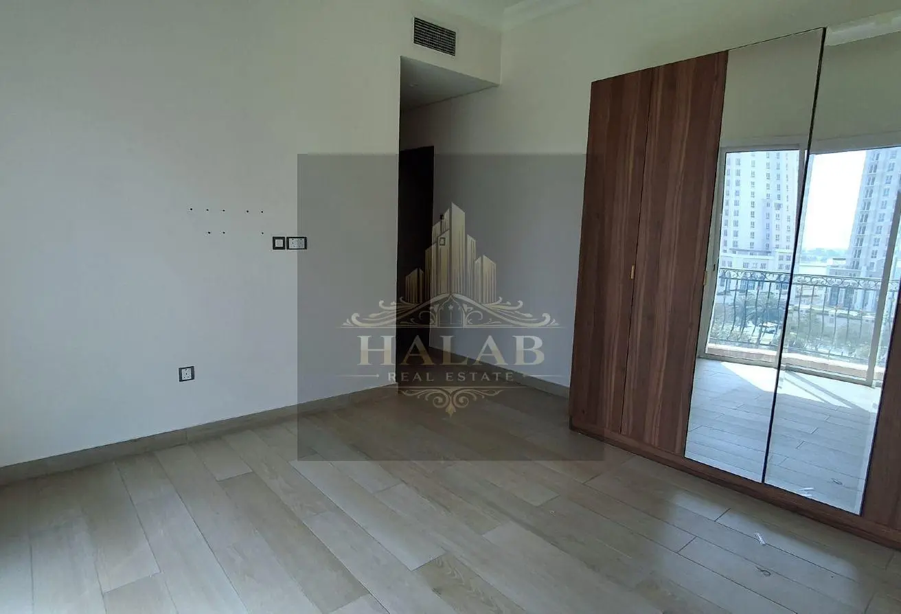 SPACIOUS 3 BHK UNFURNISHED APARTMENT GIARDINO GARD