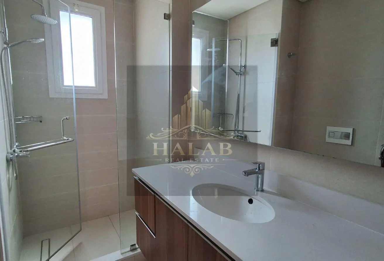 SPACIOUS 3 BHK UNFURNISHED APARTMENT GIARDINO GARD