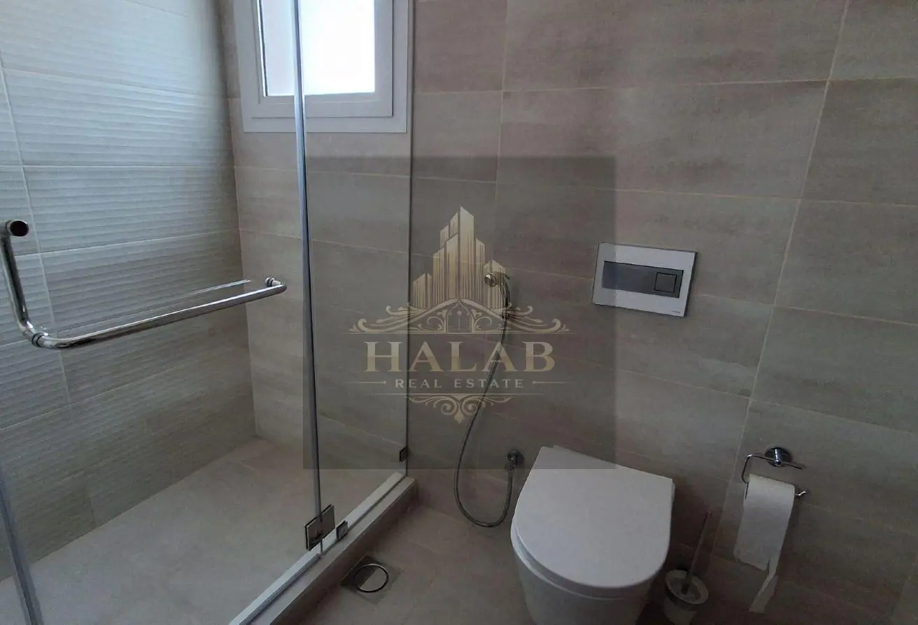 SPACIOUS 3 BHK UNFURNISHED APARTMENT GIARDINO GARD