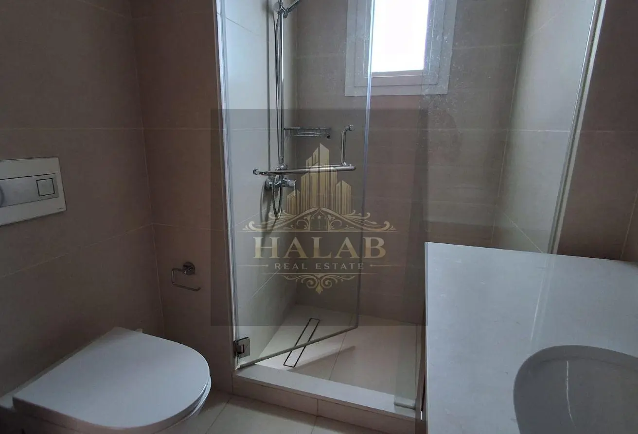 SPACIOUS 3 BHK UNFURNISHED APARTMENT GIARDINO GARD