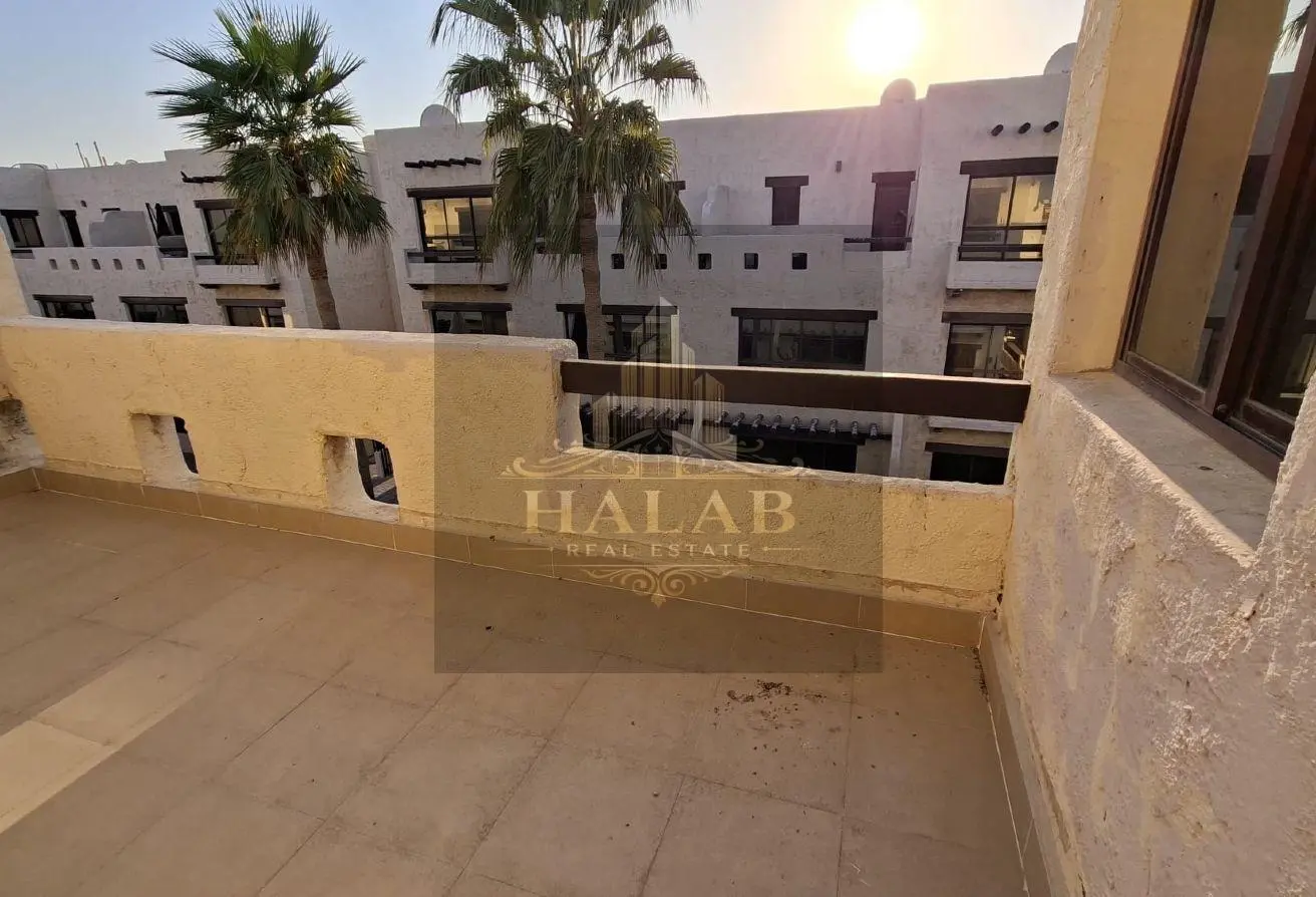 AMAZING 1 BHK FF IN A COMPOUND WITH BALCONY