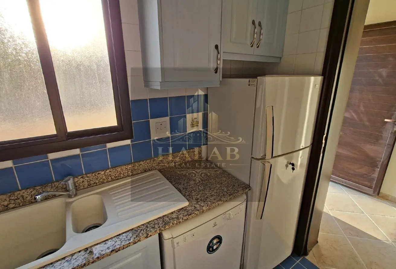 AMAZING 1 BHK FF IN A COMPOUND WITH BALCONY