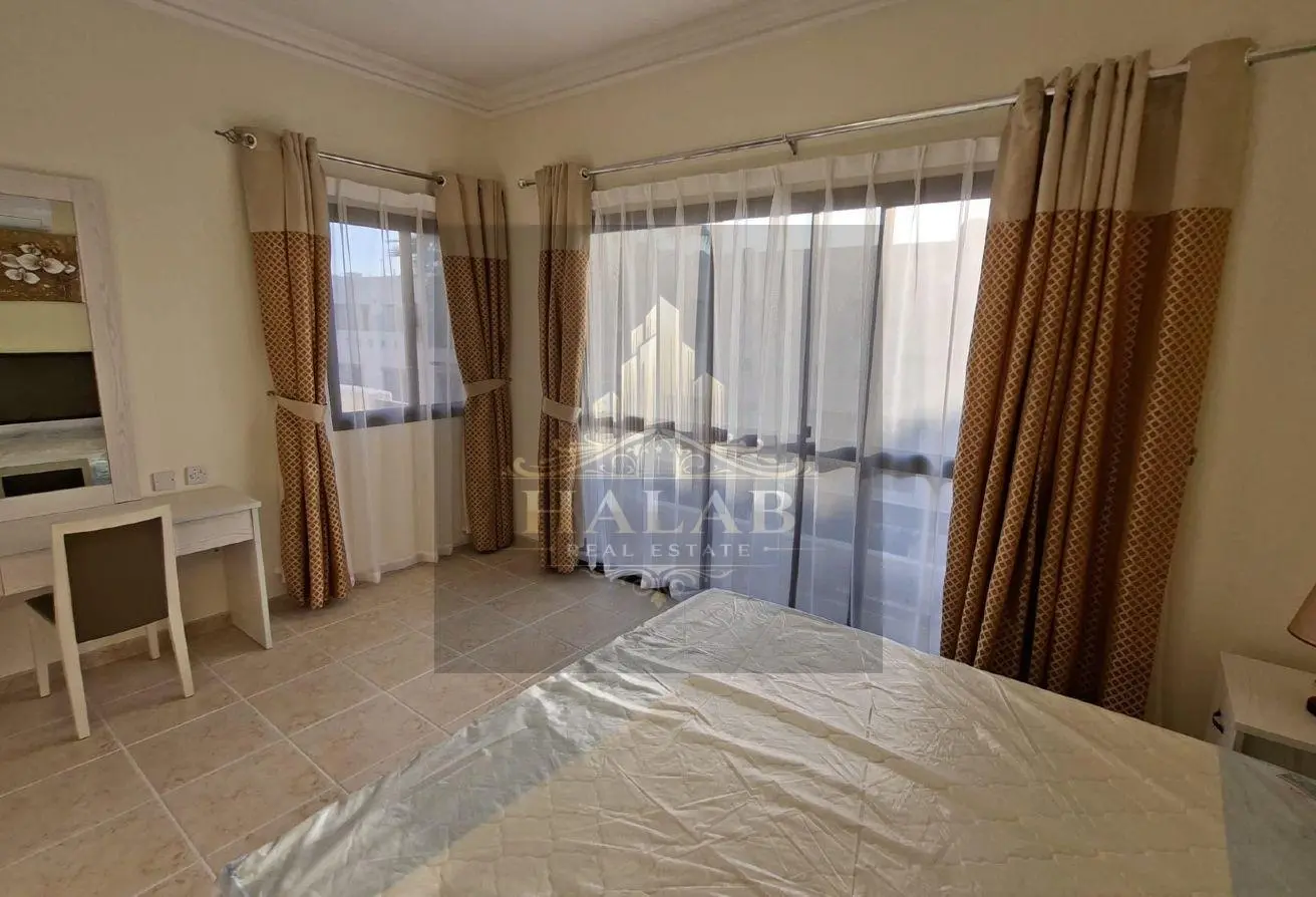 AMAZING 1 BHK FF IN A COMPOUND WITH BALCONY