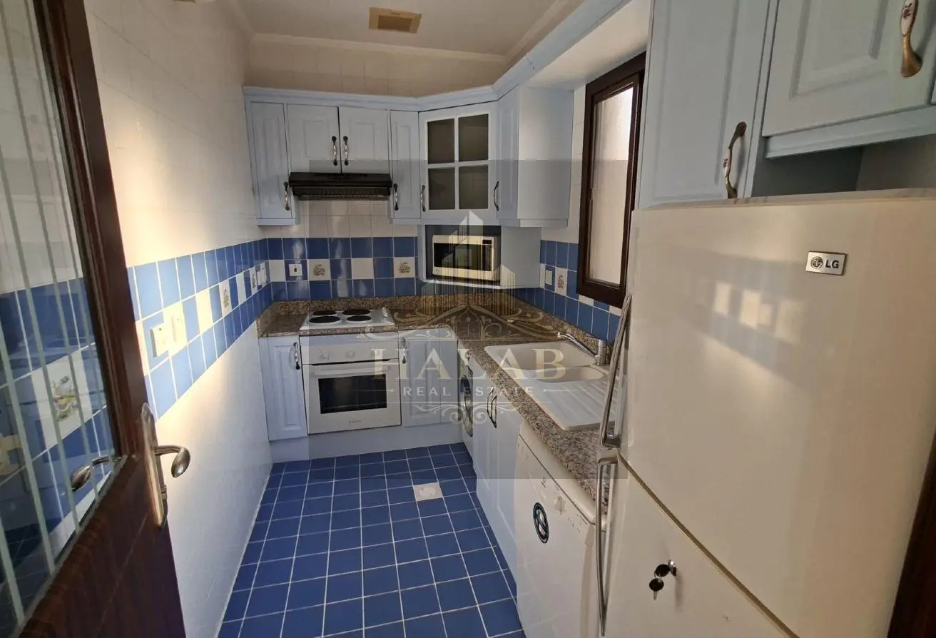 AMAZING 1 BHK FF IN A COMPOUND WITH BALCONY