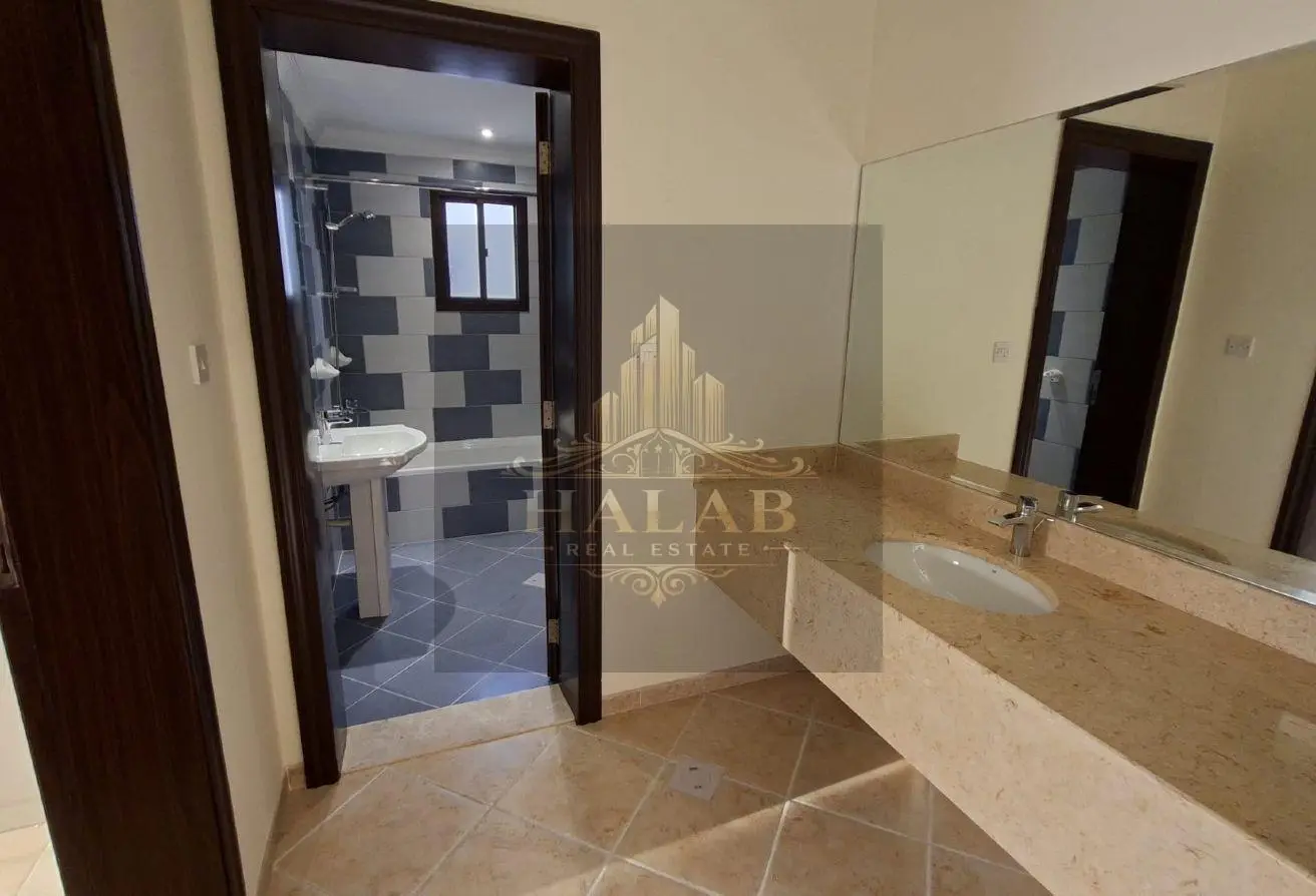 AMAZING 1 BHK FF IN A COMPOUND WITH BALCONY