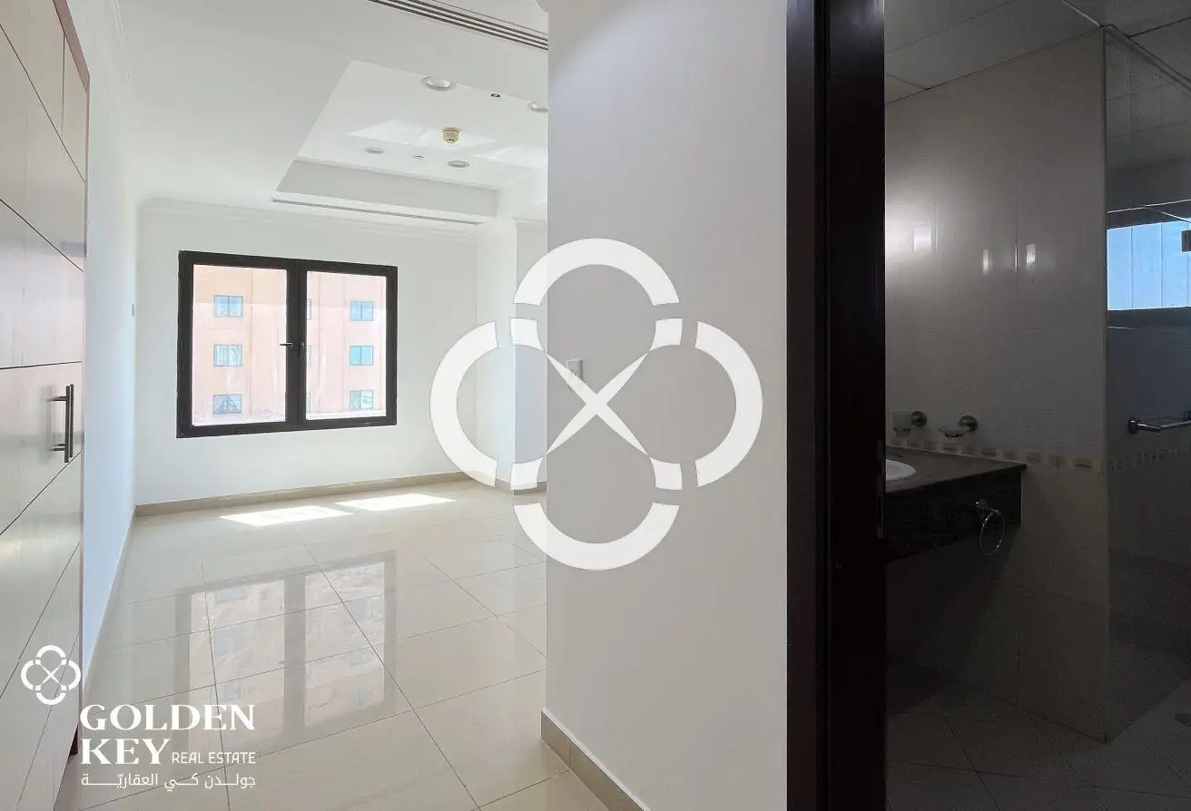 3BR+Maid w/ Balcony and Sea View in Porto Arabia