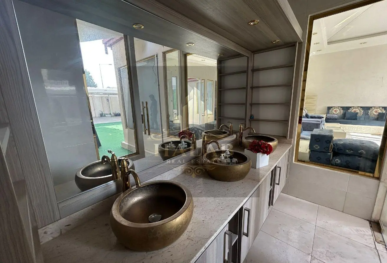 ELEGANT VILLA 6 bedrooms in MUAITHER