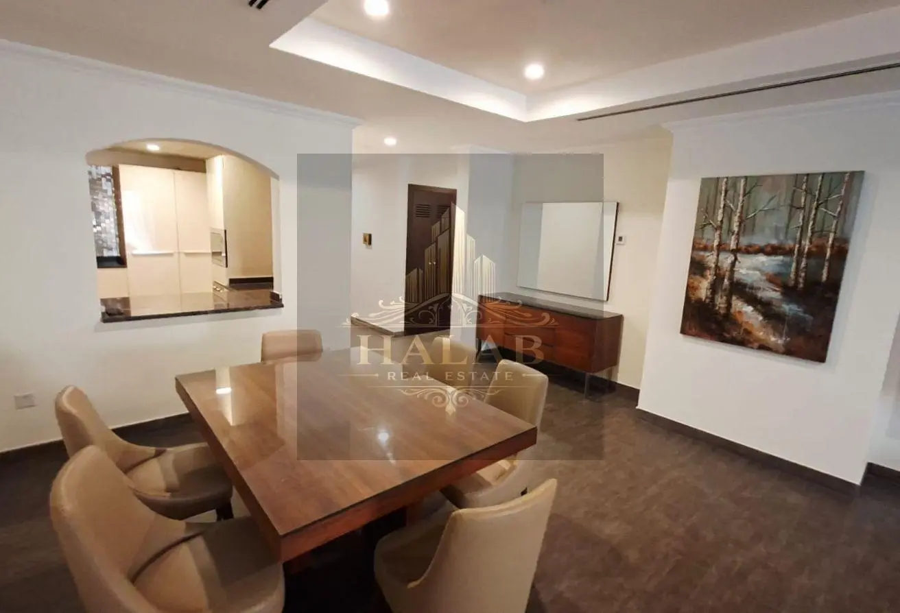 spacious 1 bedroom + office SF apartment porto