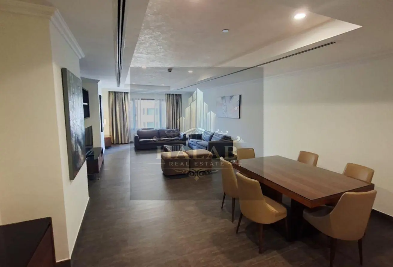 spacious 1 bedroom + office SF apartment porto