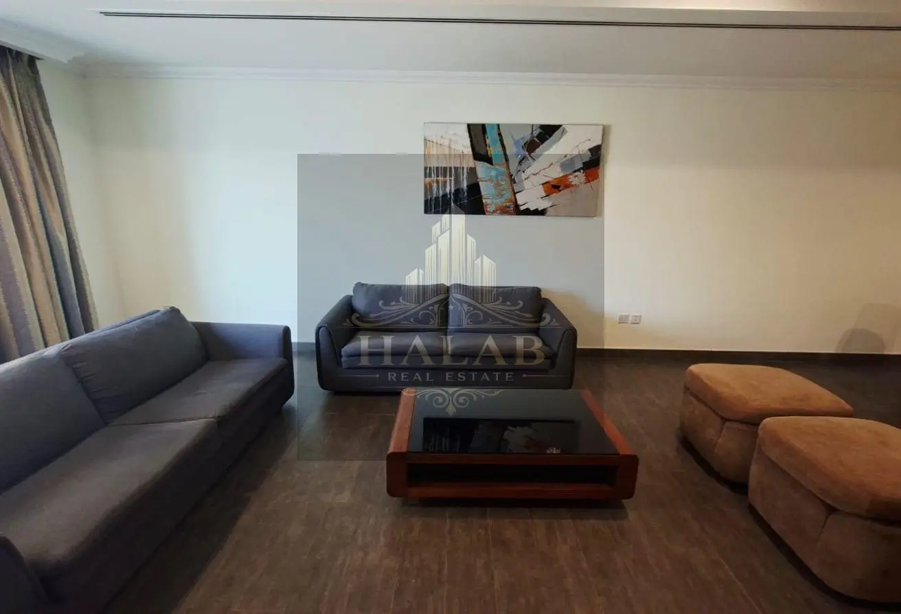 spacious 1 bedroom + office SF apartment porto