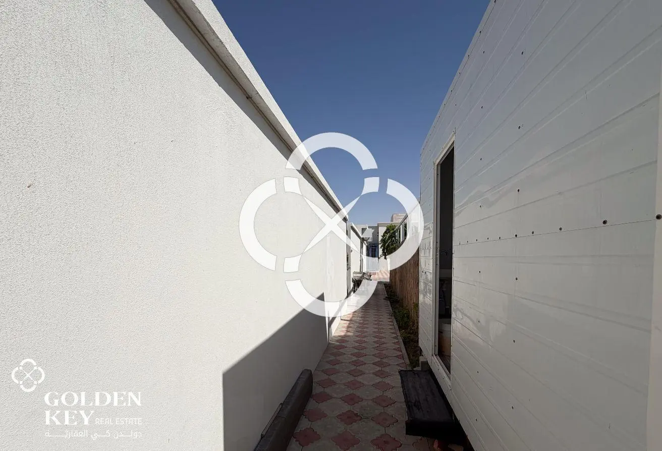 Villa w/ Private Pool 6 BR and Garden in Al Ruwais